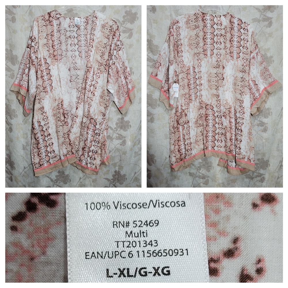 🐍NWT cream and coral snake skin kimono